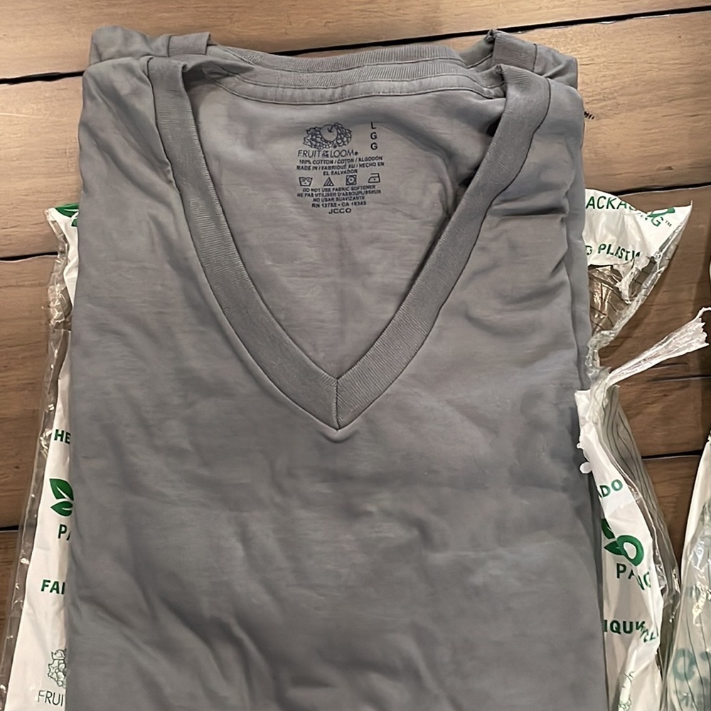 New in Bag 3 Pack Sizes M Fruit of the Loom Dark Gray V Neck shirts - Picture 5 of 14